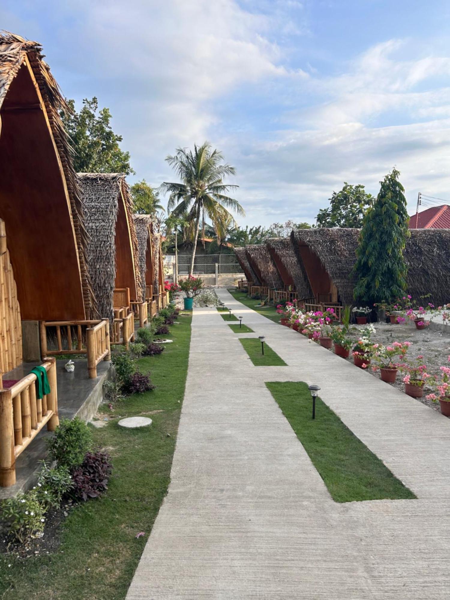 East Holiday Resort Moalboal Exterior foto
